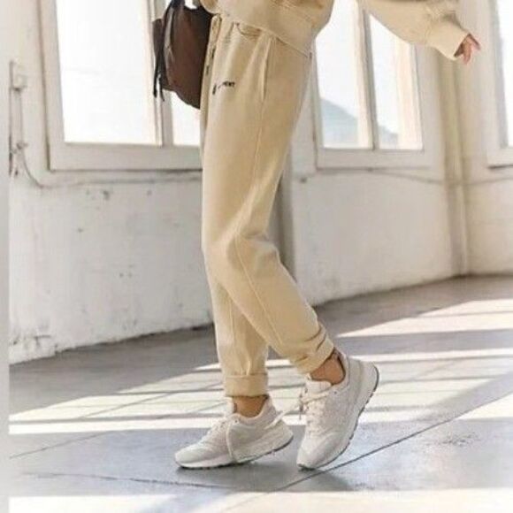 Free People FP Movement Undefeated jogger Tapered Sweatpants Tan L New 281775 - Picture 4 of 9